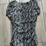 Dressbarn Black and White Ruched Short Sleeve Blouse Size L Photo 4
