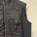 Kuhl  Women's Spyfire Hooded Vest in blackout size large Photo 6