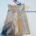 Assets Red Hot Label by Spanx Womens SZ Small Luxe & Lean Mid Thigh Short NEW Tan Photo 7