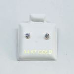 ❤️ 14k gold girl tiny earrings studs ❤️ Screwback ❤️ ❤️ Aretes pequeños de niña con zirconia blanca pequeñitos ❤️ Oro de 14 Kilates ❤️ Broqueles de tornillo White Photo 0