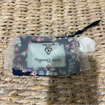 Vera Bradley  Zip ID Case in Scattered Wildflowers.  NWT Blue Floral Photo 5