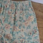 Jones New York Vintage Elastic Waist 100% Cotton Floral Print Canvas Pocketed Shorts Photo 4