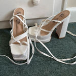 Amazon White platform heels Photo 0