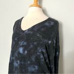 Old Navy Navy Blue Tie Dye Vneck Long Sleeve Top maternity size XL Photo 3