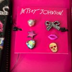 Betsey Johnson Skull Hearts Stars Lips Cat Zip Around Wallet and Earrings Black Photo 4
