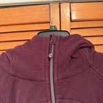 Lululemon Women’s Maroon Scuba Hooded Jacket Sz 10 Photo 3