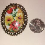 Vintage Aged Gold Tone Floral Oval Brooch Red Photo 2