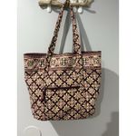 Vera Bradley  Retired Medallion Shoulder Tote Burgundy Lunch‎ Bag Wristlet Photo 3
