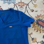 FIGS  Caterina Scrub Top Women's Size Large One Pocket Royal Blue Photo 3