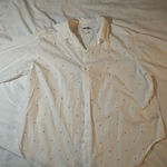 Elegant White Button Photo 0