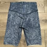 Lululemon NWOT  Train To‎ Beach High Rise Shorts 10" Denim Wash Blue Hail Multi 6 Photo 2