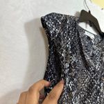 Liz Claiborne Liz Claiborne Snakeskin Brown Gray Tied Back V-Neck Sleeveless Top Petite Small Photo 2