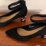 Comfortview Rose Decorated Black Heels Photo 0