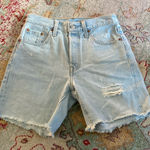 Levi's 501 Mid Thigh Denim Shorts Size 25 Distressed Light Wash Raw Hem Loose Photo 0