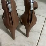 Kenneth Cole Beige Nude  Heels Photo 2