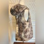 Erin London  Large Faux Fur Vest Front Zip Photo 4