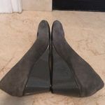 Taryn Rose TR  gray suede wedge size 8.5 Photo 5