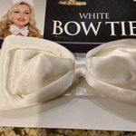 NWT Halloween Accessories Bow tie, cuffs and gloves White Photo 3