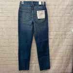 Good American  NWT Good Classic Skinny-ish Fit Jeans Size 2 / 26 Medium Wash Photo 5