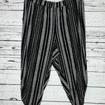 Susan Graver Sz 1X Black Stripe Ruched Leg Liquid Knit Pull-On Crop Capri Pants Photo 0