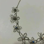 None WIREY Flower Nexklace with center rhinestones Photo 2