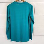 Zyia  Chill Long Sleeve Top. Size Medium. EUC Photo 3