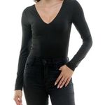 Urban Social Black Double V Photo 0