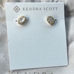 Kendra Scott oval white Gold CADE STUD Earrings Photo 0