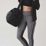 Lululemon Hit It 7/8 Tight 25" Frozen Fizz White Black / Black Size 4 Photo 0