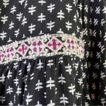 Skies Are Blue  XL Petite (with flaw) Tabbed Sleeves with Deep V-Neck Emb… Photo 5