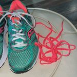 Saucony  GUIDE 9 Green, Coral and White Running shoes Photo 3