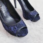 Pour La Victoire Lace Pumps Photo 1