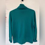 Orvis 100% Wool Turtleneck Sweater Women's Size Medium Green Cozy Knit Pullover Photo 4