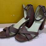 Naturalizer  Brown Size 6 Maggie Criss across Toe Open Sandal Block Heel Strap Photo 0