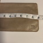 H BUTLER BRAND TAN LEATHER WRISTLET
GREAT FOR EVERYDAY USE GOES WITH EVERYTHING Photo 4