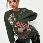 Missguided lace up graphic crewneck Photo 0