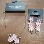 Simply Vera Wang 3D Pink Triple Floral Statement Necklace & Earrings Set Photo 0