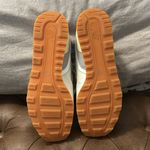 New Balance  696. Size 9 Photo 6