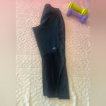 New Balance  Women's Capri Leggings Size S Photo 2