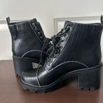 Azalea Wang Surreal Croc Photo 4