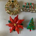 Festive Holiday Brooch Set Red Photo 1