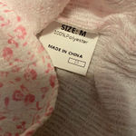 Pink floral blouse with puff sleeves, Size M (faint stain on back) Size M Photo 2