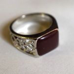 Source Unknown Avant Garde Deep Burgandy Smooth Stone Inlay Etched Silver Tone Metal Sz 10 Ring Photo 4