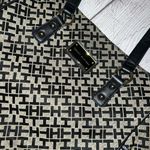 Tommy Hilfiger  purse Photo 1
