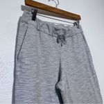 Lululemon On The Fly Pants Full On Luxtreme Women's Size 6 Gray 23” Inseam Photo 2