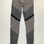 Alo Yoga Alo Alosoft Sheila Legging High Waisted 7/8 Length Heather Gray Black Striped XS Photo 5