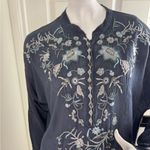 Johnny Was  Navy Blue Tunic/Top Boho Blouse, Sz S, Embroidered, Cupra Rayon. Photo 2