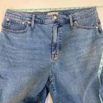 Madewell  Medium Wash Denim Mom Jean EUC Sz 33 High Rise Crop Tapered Leg Photo 8