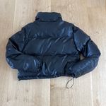 Anwnd  Puffer jacket Cropped Size M Black Photo 3