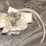 Bridal Ivory Rhinestone Pearl & Feather Hair clip Photo 1